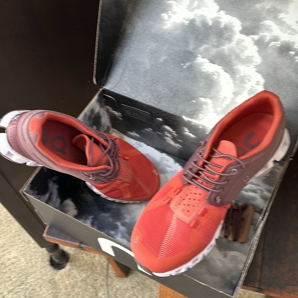 CLEARANCE! On Cloud 50/50 Grape Ginger - Picture 6 of 9